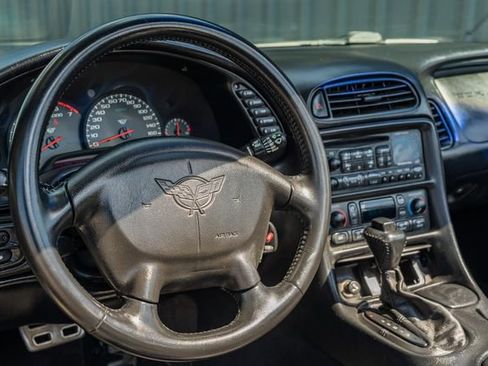 Used 2002 Chevrolet Corvette Convertible w/ Preferred Equipment Group2 image 22