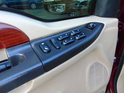 Used 2005 Ford F250 Lariat image 8