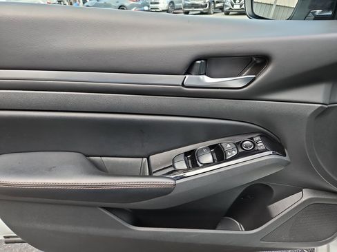 Used 2024 Nissan Altima 2.5 SR image 24