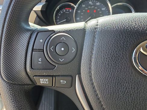 Used 2016 Toyota Corolla LE FWD image 17