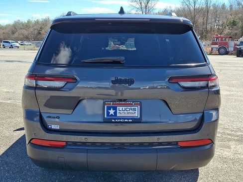 Used 2024 Jeep Grand Cherokee L Laredo AWD/4WD image 10