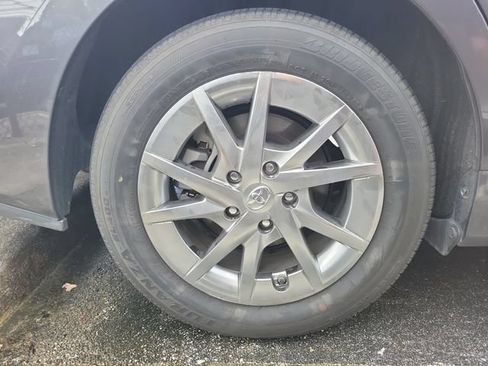 Used 2015 Toyota Prius V Four FWD image 3