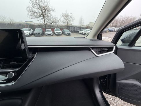 Used 2025 Toyota Corolla LE image 34