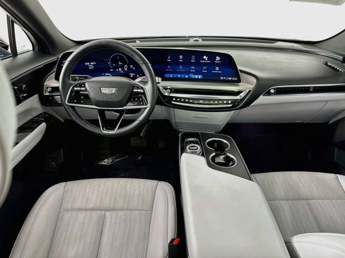 Used 2024 Cadillac Lyriq Luxury AWD/4WD image 23