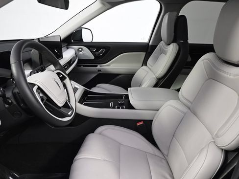 New 2026 Lincoln Aviator Reserve AWD/4WD image 14