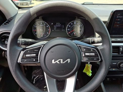 Certified 2022 Kia Forte LXS FWD image 18