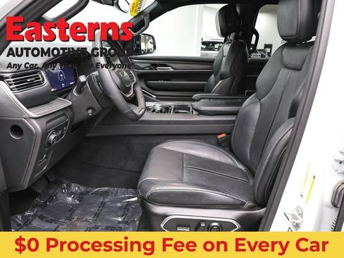 Used 2024 Jeep Wagoneer L Series II RWD image 14