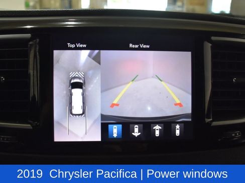 Used 2019 Chrysler Pacifica Touring Plus w/ Advanced Safetytec Group FWD image 18
