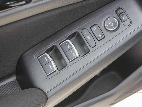 Certified 2025 Honda Civic Sport image 21
