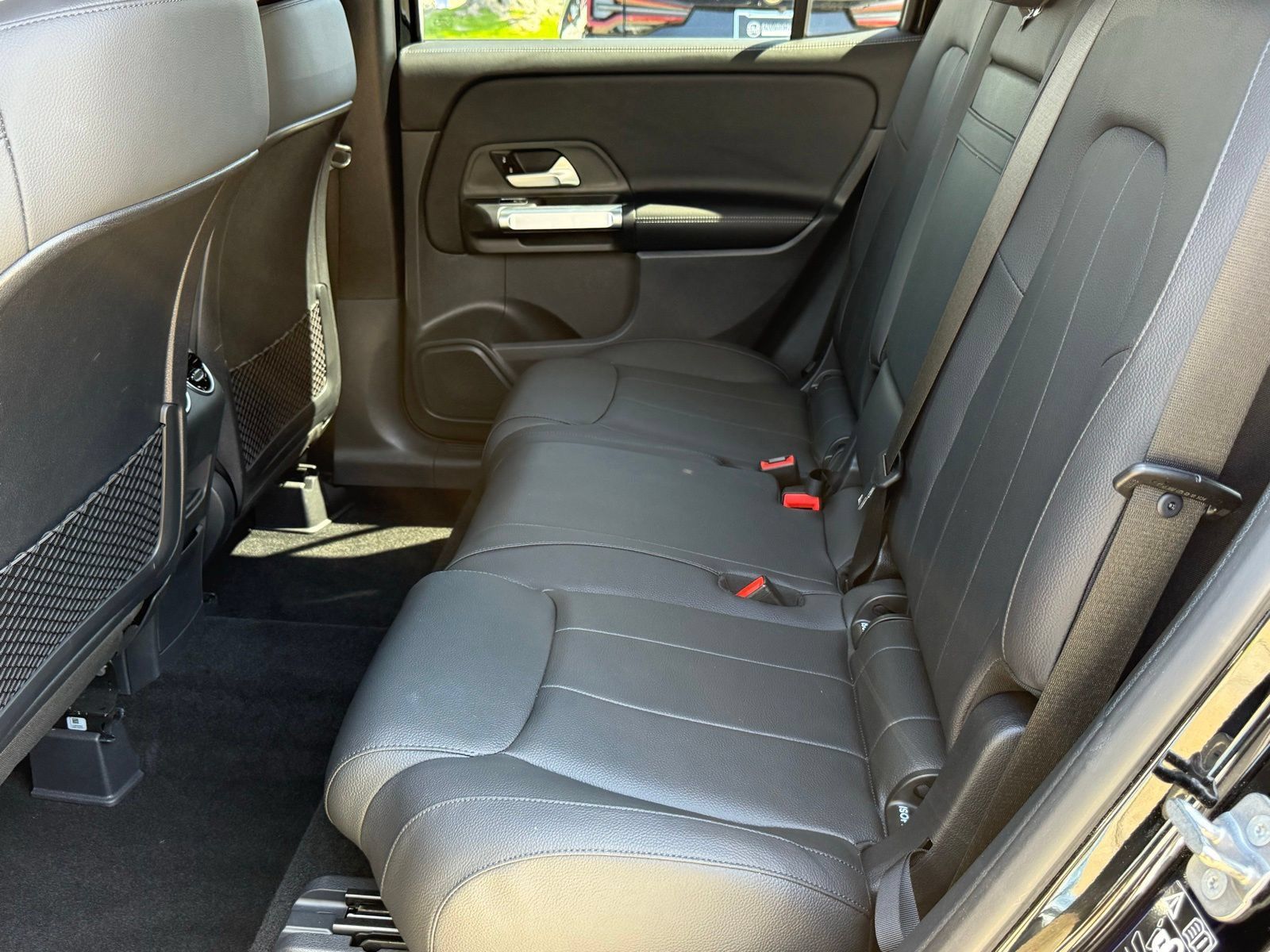 Used 2023 Mercedes-Benz GLB 250 image 43