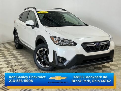 Used 2021 Subaru Crosstrek 2.0i Premium w/ Moonroof Package AWD/4WD image 3