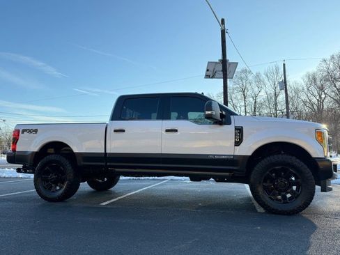 Used 2019 Ford F350 Platinum w/ Platinum Ultimate Package image 3