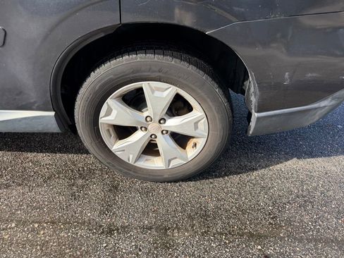 Used 2016 Subaru Forester 2.5i Limited image 10