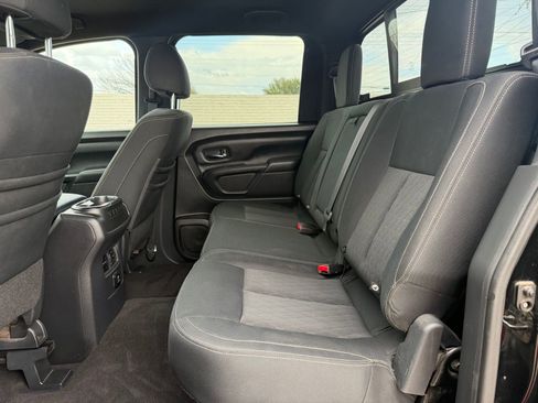 Used 2018 Nissan Titan SV w/ SV Convenience Package AWD/4WD image 21