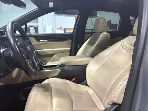 Used 2017 Cadillac XT5 Luxury w/ Driver Awareness Package image 8