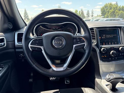 Used 2015 Jeep Grand Cherokee Altitude RWD image 16