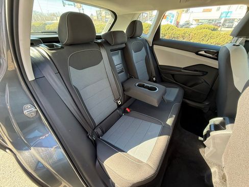 Used 2025 Volkswagen Taos S image 13