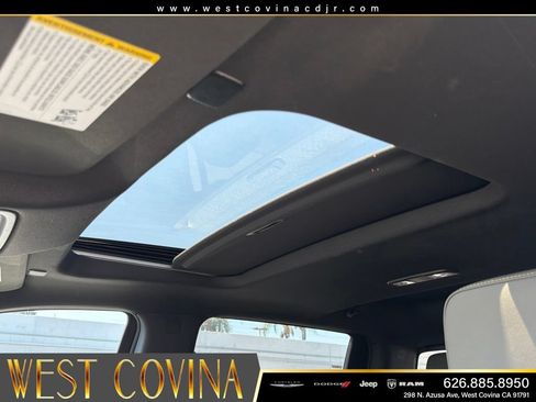 Used 2023 Chevrolet Silverado 1500 ZR2 w/ Technology Package AWD/4WD image 25