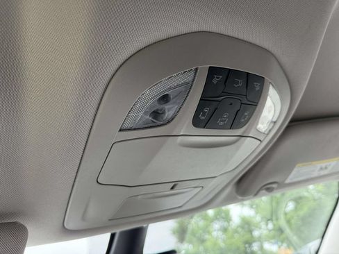 Used 2024 Chrysler Pacifica Touring-L FWD image 29
