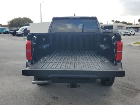 Used 2025 Toyota Tacoma SR5 image 27