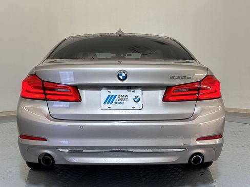 Used 2018 BMW 530e w/ Premium Package 2 image 10