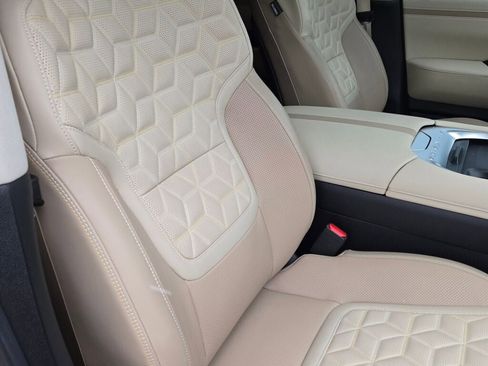 Used 2025 Nissan Armada Platinum Reserve image 8