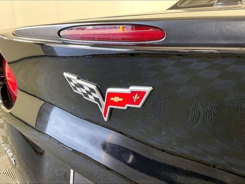 Used 2005 Chevrolet Corvette Convertible w/ Preferred Equipment Group RWD image 32