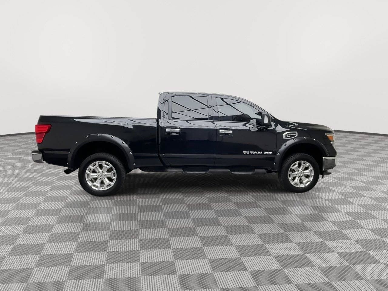 Used 2019 Nissan Titan SV AWD/4WD image 37