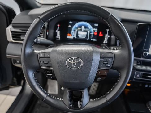 Used 2025 Toyota Camry SE FWD image 28