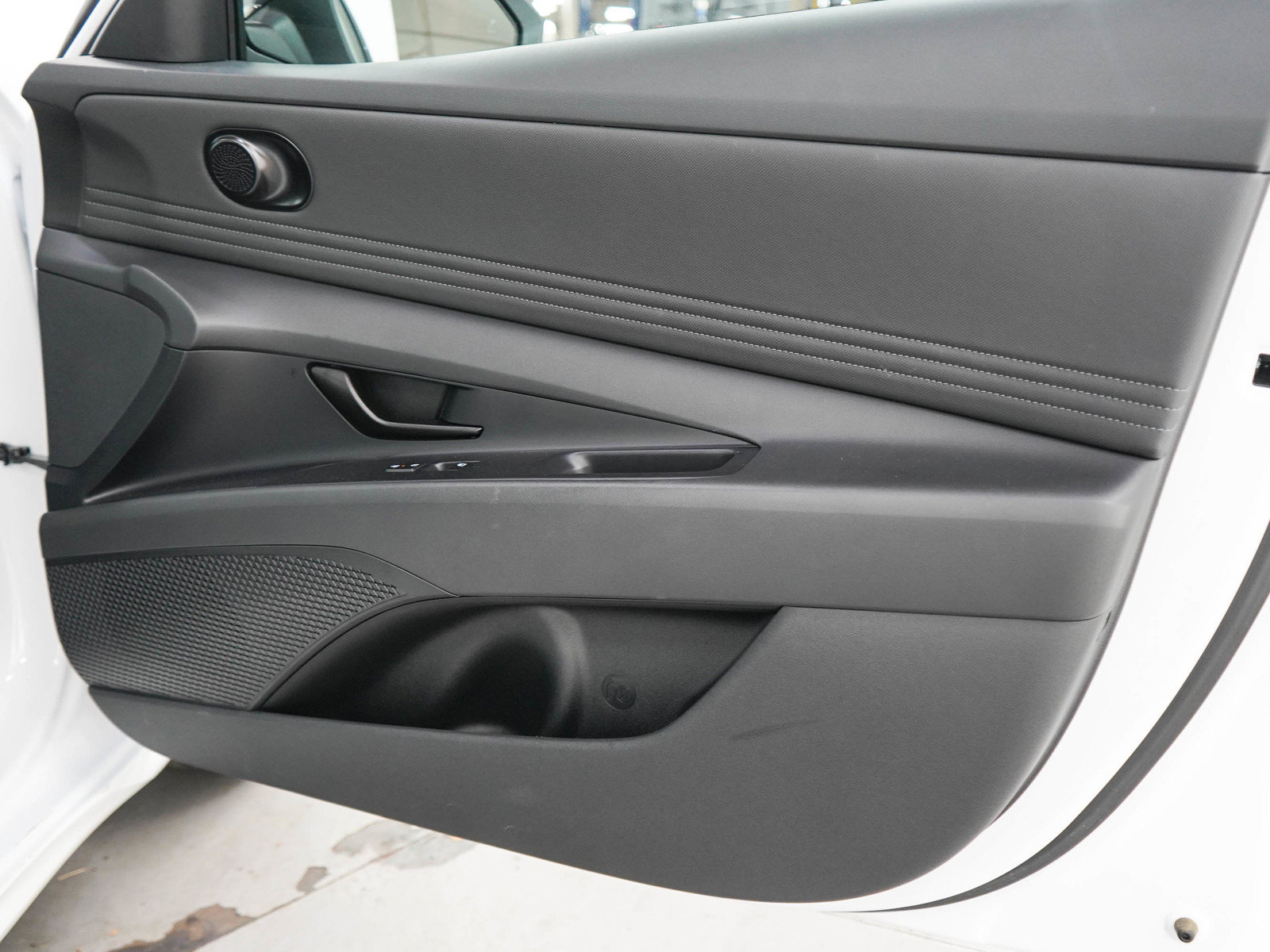 Certified 2025 Hyundai Elantra Sport FWD image 9