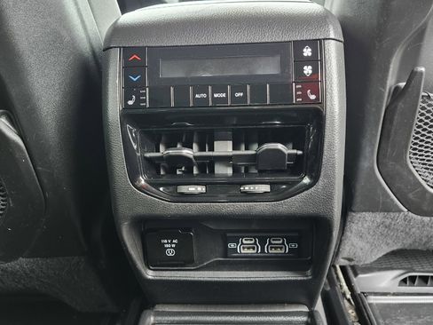 Used 2023 Jeep Grand Cherokee L Limited image 22