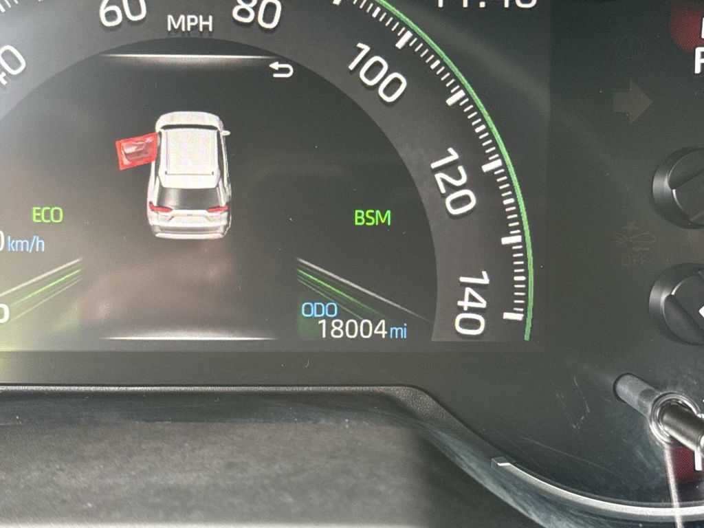 Used 2024 Toyota RAV4 XLE FWD image 37