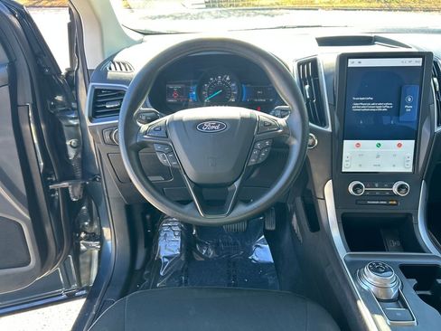 Used 2024 Ford Edge SE w/ Black Appearance Package image 15