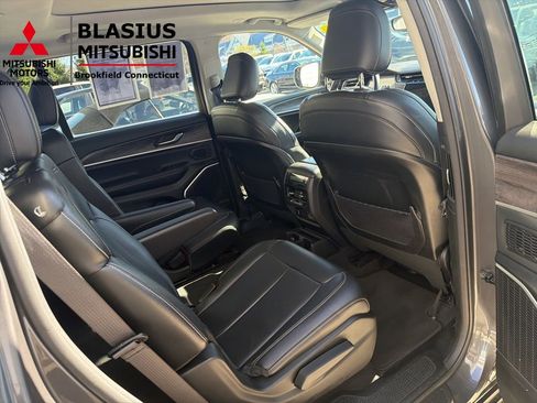 Used 2022 Jeep Grand Cherokee L Limited AWD/4WD image 31