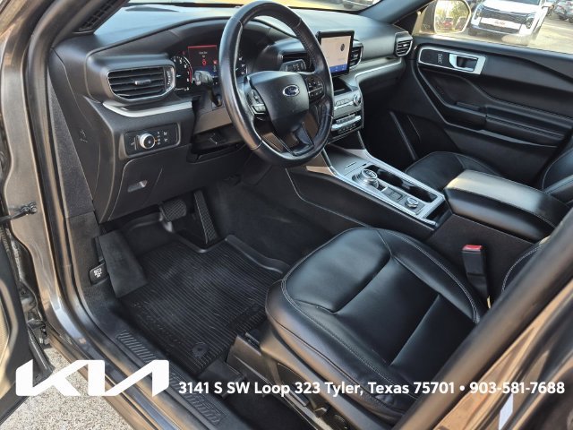 Used 2020 Ford Explorer XLT w/ Equipment Group 202A AWD/4WD image 21