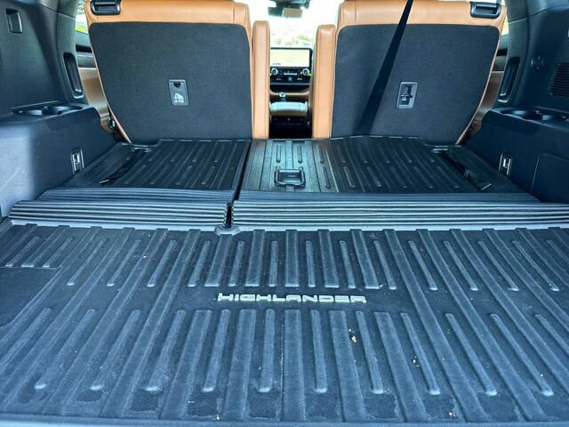 Used 2023 Toyota Highlander Platinum AWD/4WD image 18