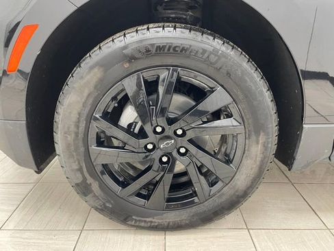 Certified 2024 Chevrolet Equinox LS w/ Midnight Edition image 8