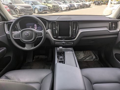 Used 2025 Volvo XC60 B5 Core AWD/4WD image 26