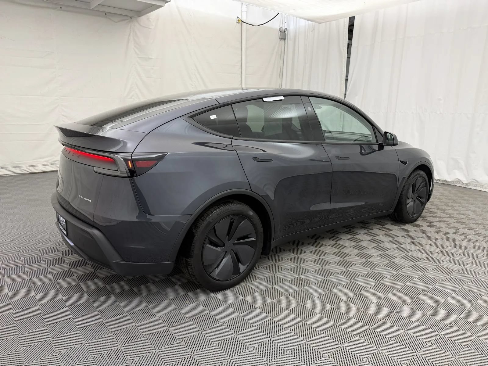 Used 2026 Tesla Model Y Long Range AWD/4WD image 5