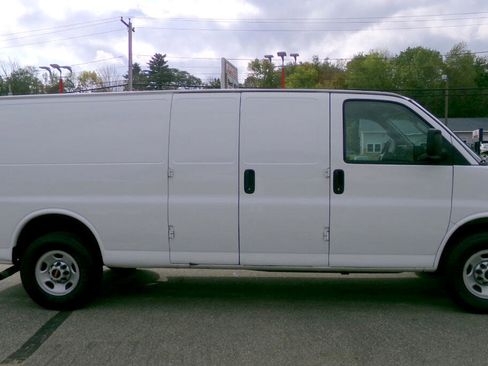Used 2016 GMC Savana 2500 Extended image 21