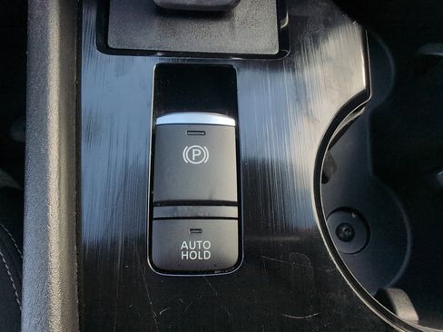 Used 2023 Nissan Rogue SV image 35