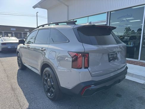 Used 2024 Kia Sorento SX Prestige w/ Olive Brown Leather Package image 3