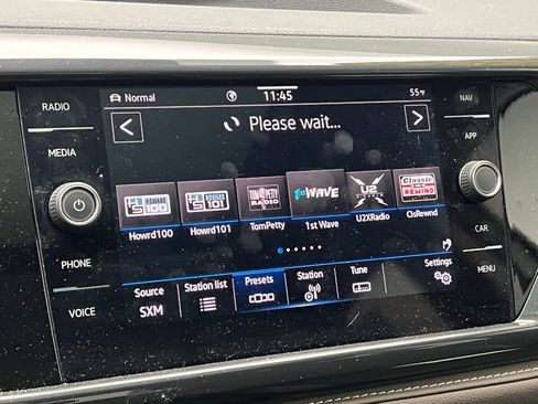 Used 2024 Volkswagen Taos SEL image 13