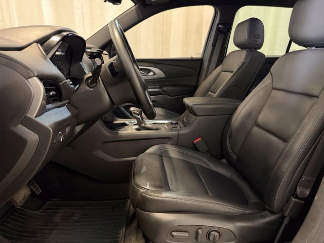 Used 2023 Chevrolet Traverse LT w/ LT Premium Package AWD/4WD image 11