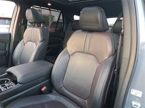 Certified 2025 Honda Pilot Black Edition image 18