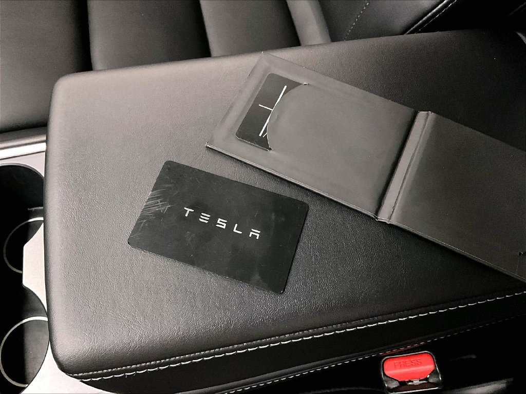 Used 2021 Tesla Model Y Long Range AWD/4WD image 32