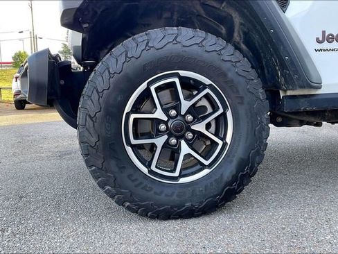 Used 2025 Jeep Wrangler Unlimited Rubicon AWD/4WD image 4
