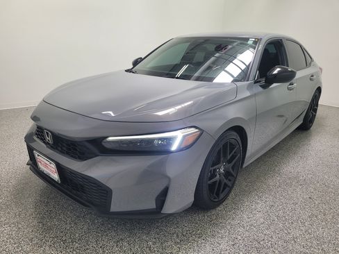 Used 2025 Honda Civic Sport image 2