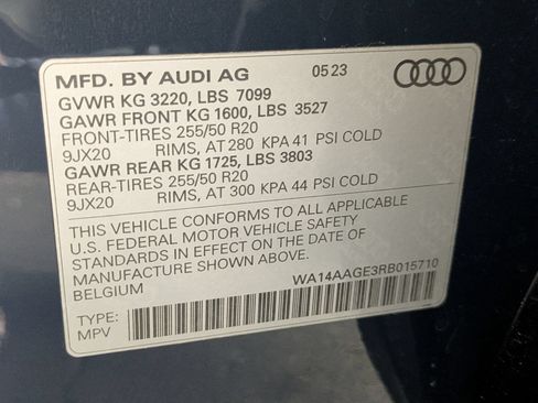 Used 2024 Audi Q8 e-tron Premium AWD/4WD image 17