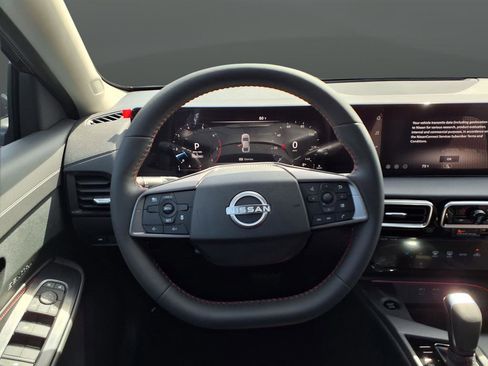 New 2026 Nissan Sentra SR w/ Floor Mat Package FWD image 31